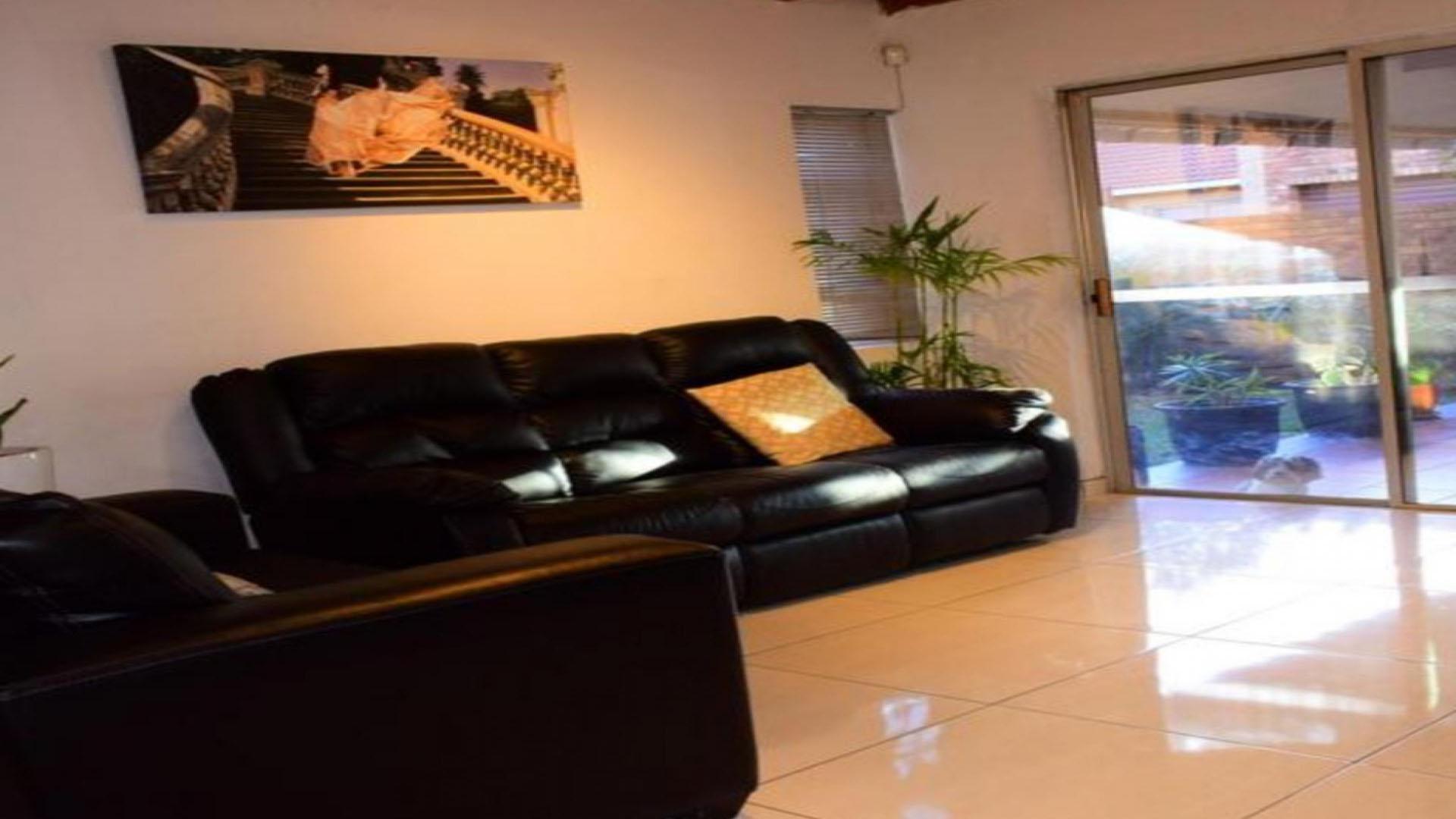 Informal Lounge of property in Edleen