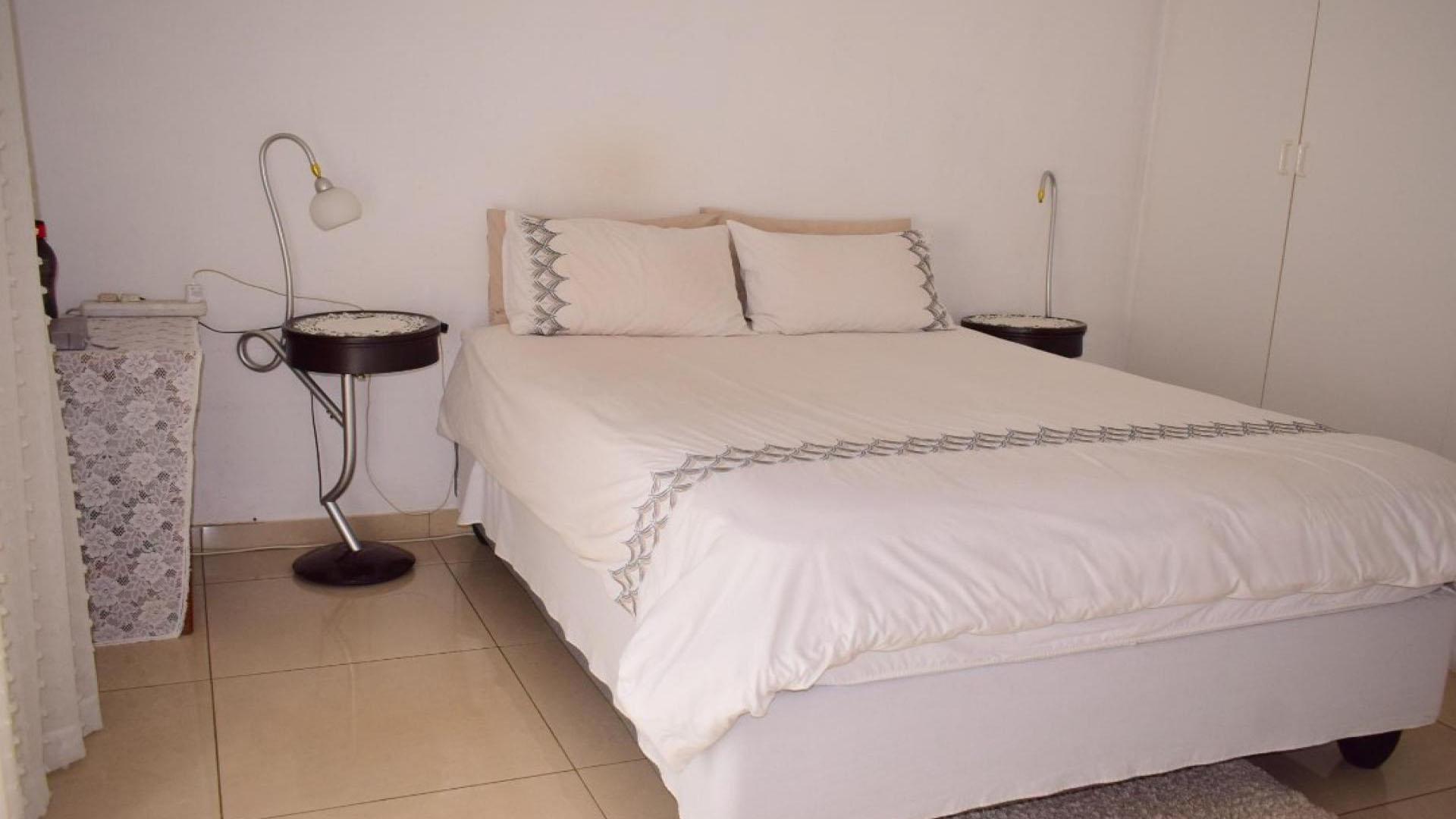 Bed Room 1 of property in Edleen