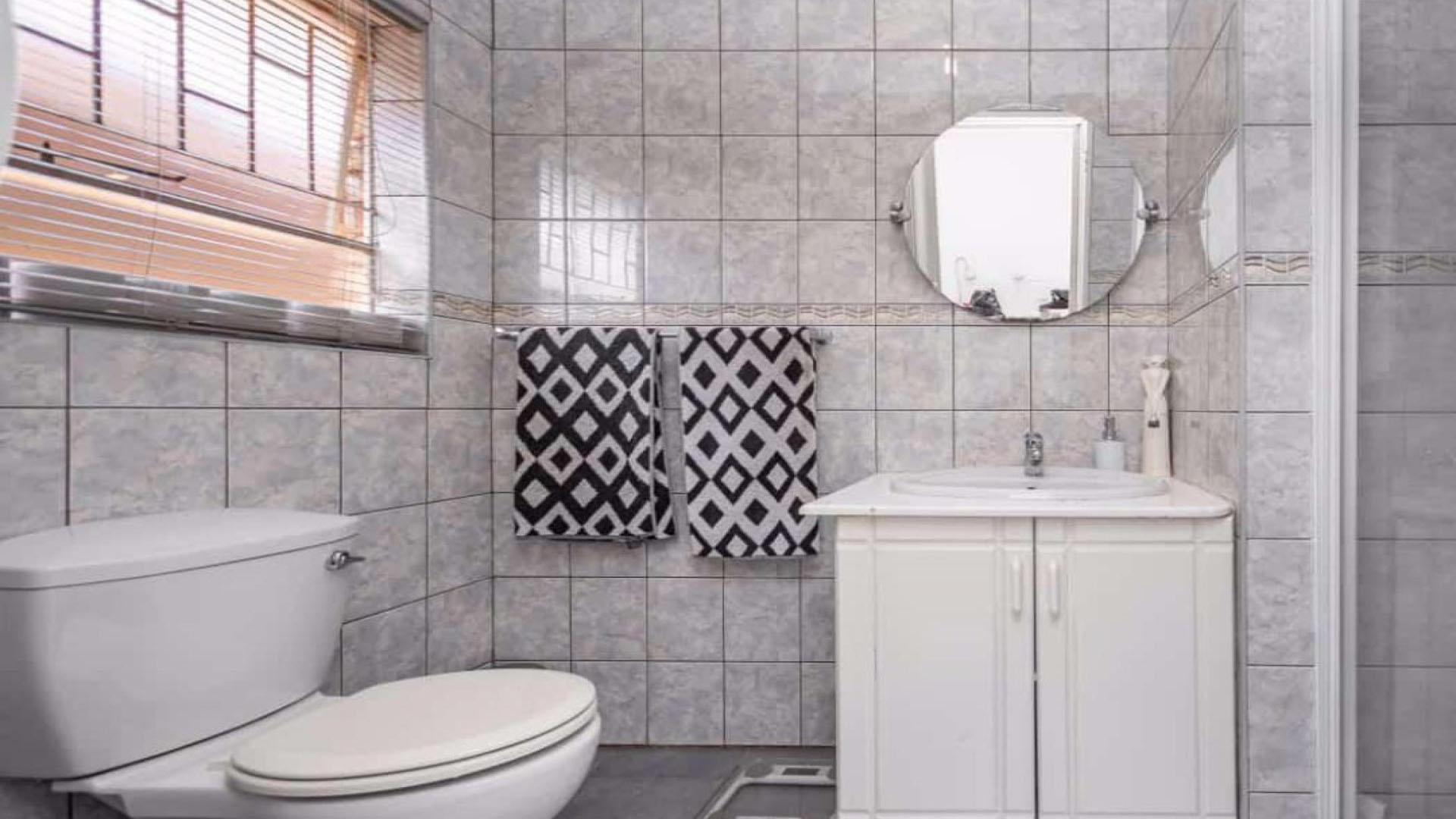 Bathroom 1 of property in Edleen