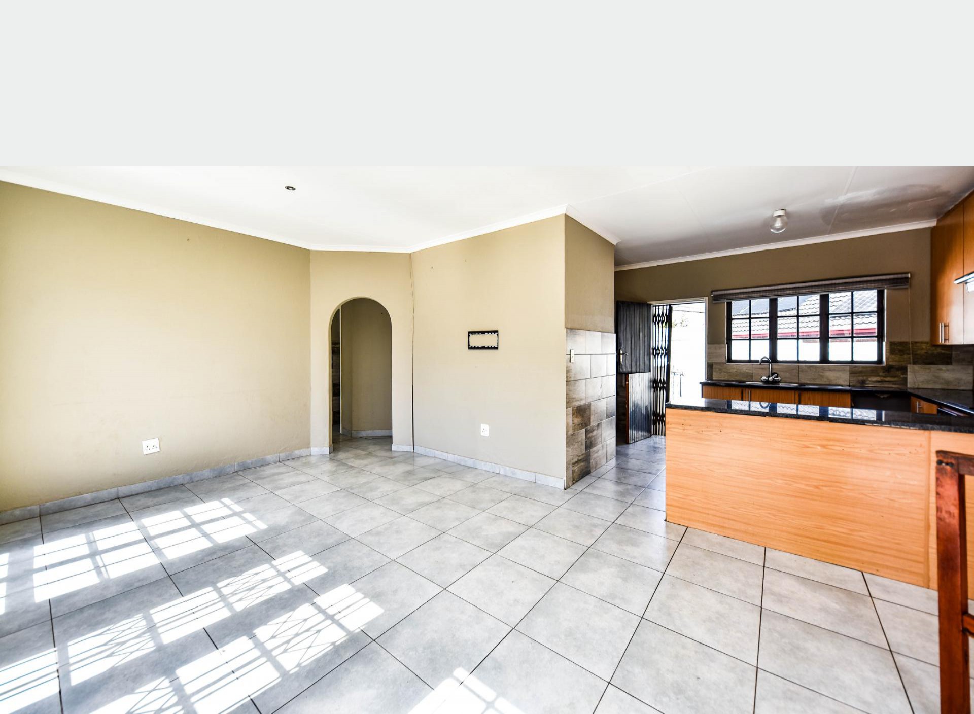 Lounges of property in Die Hoewes