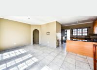 Lounges of property in Die Hoewes