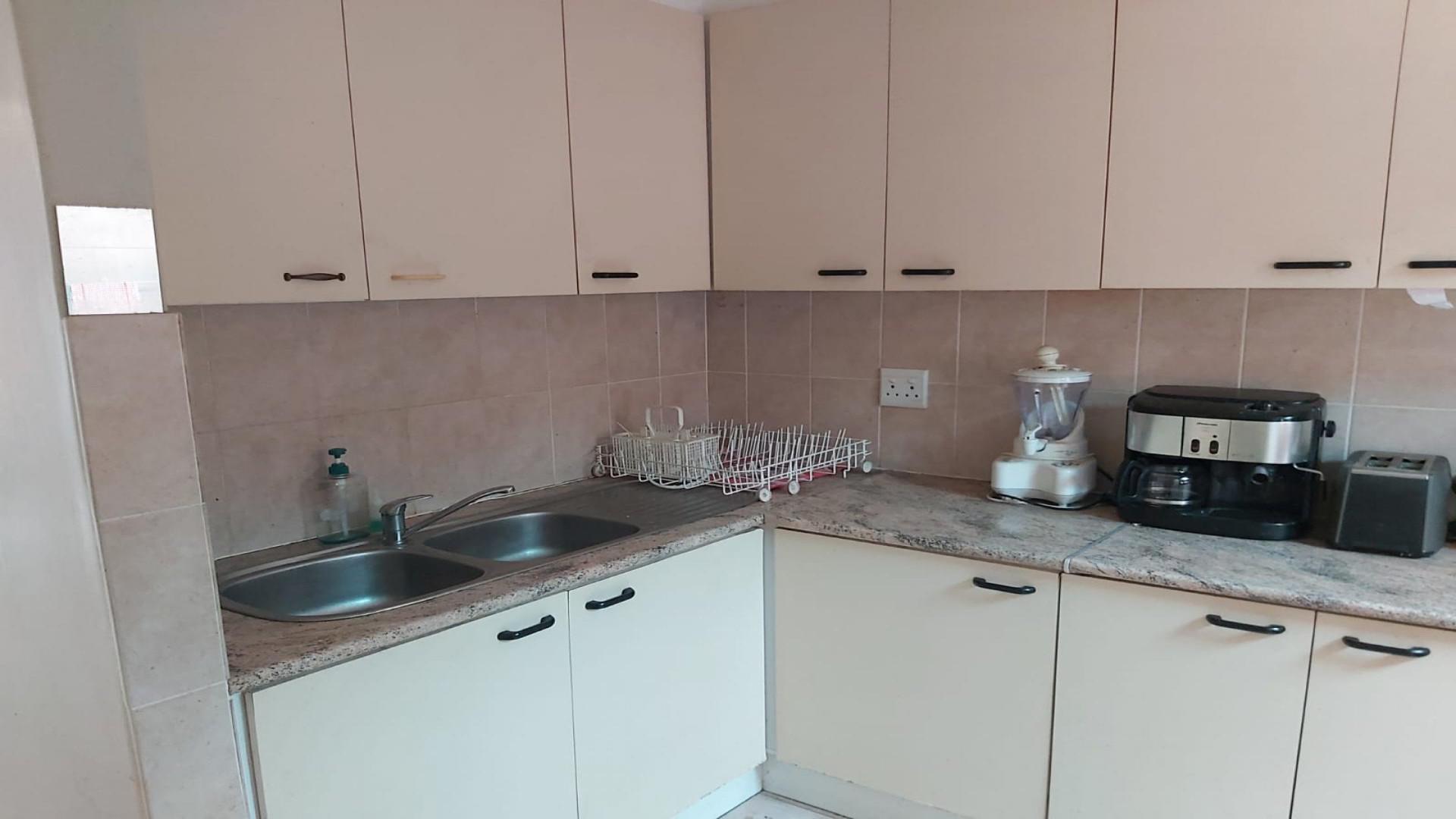 Kitchen - 20 square meters of property in Joostenberg