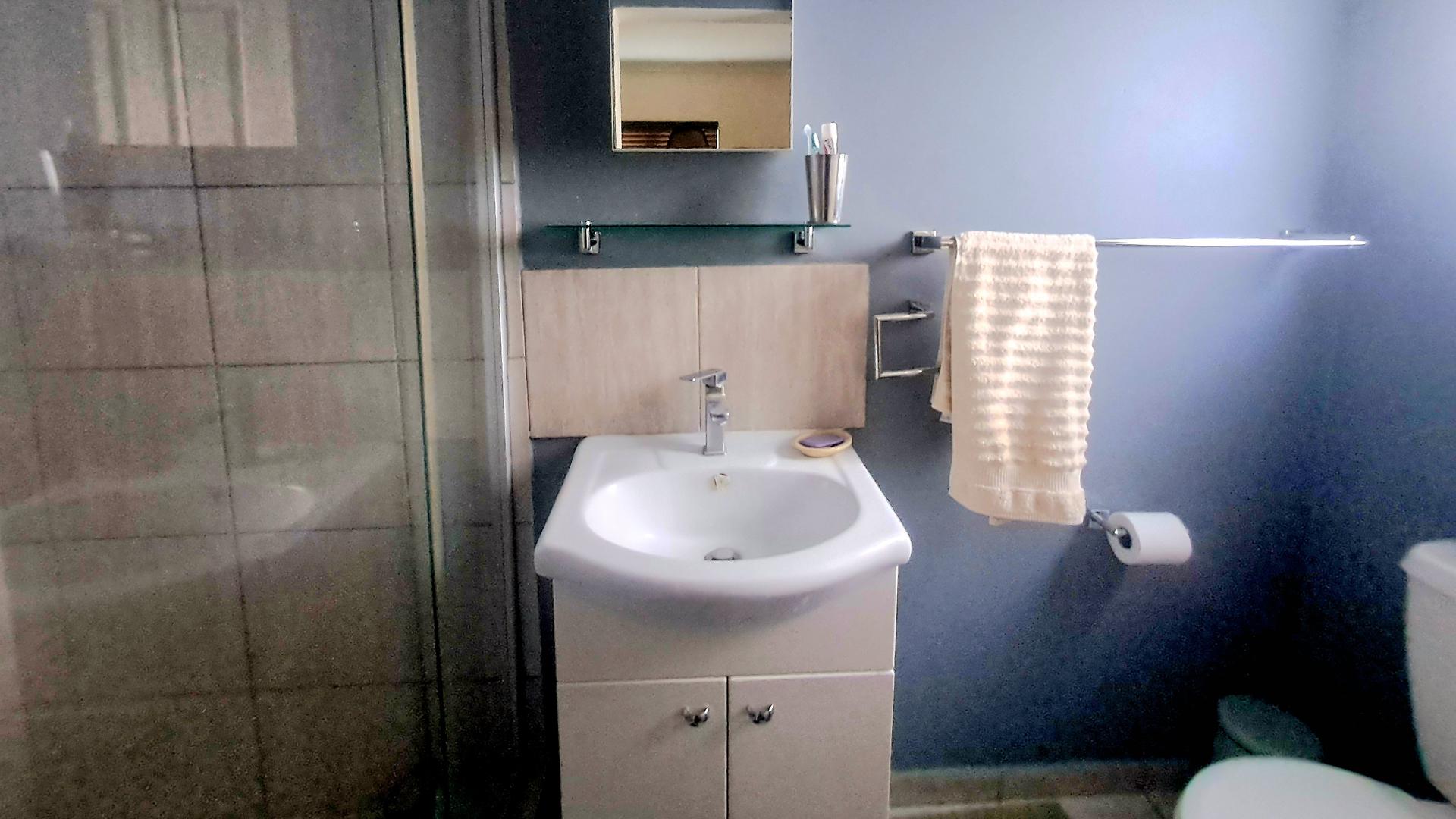 Bathroom 2 of property in Kidds Beach