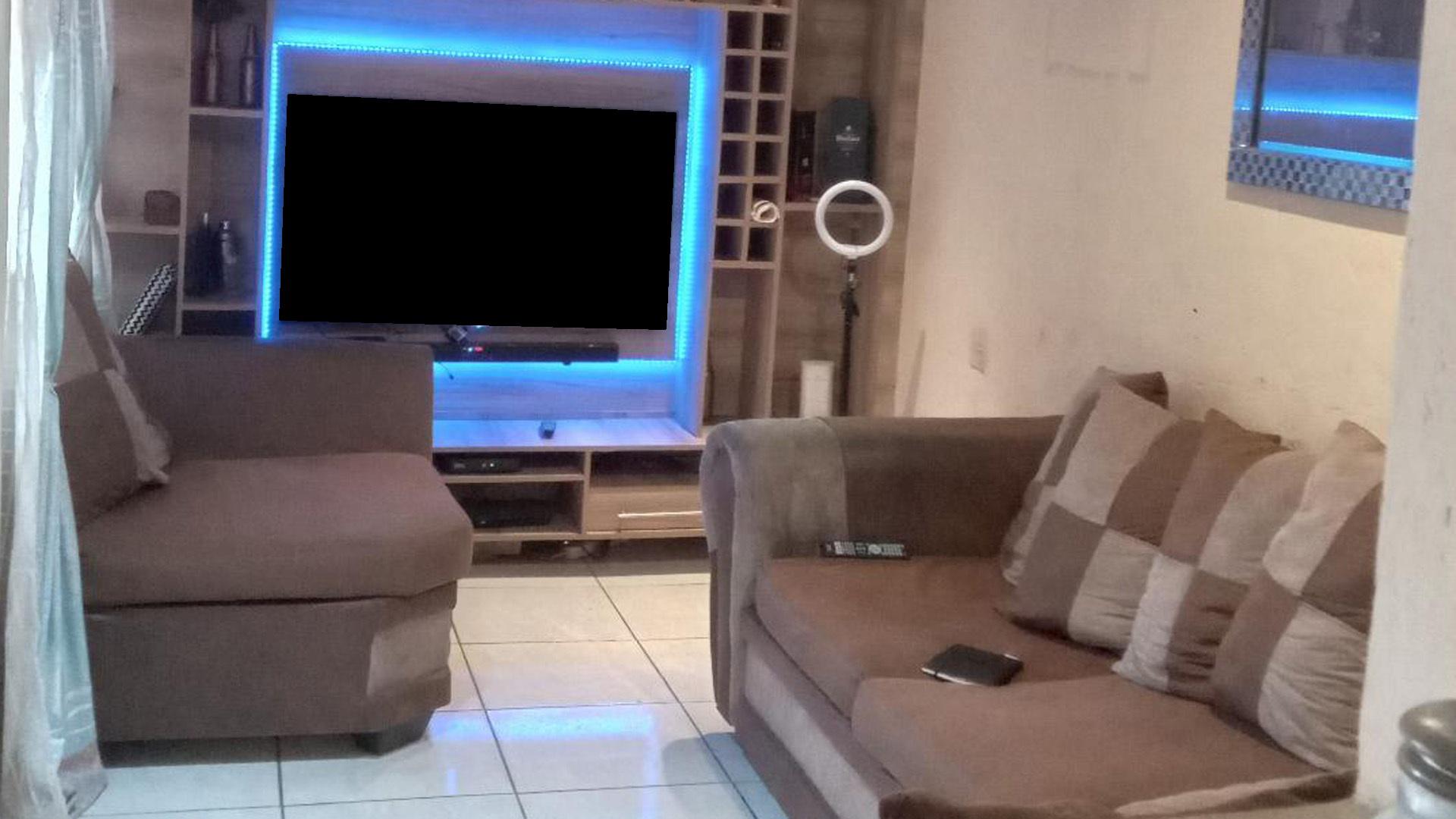 Lounges of property in Clayville