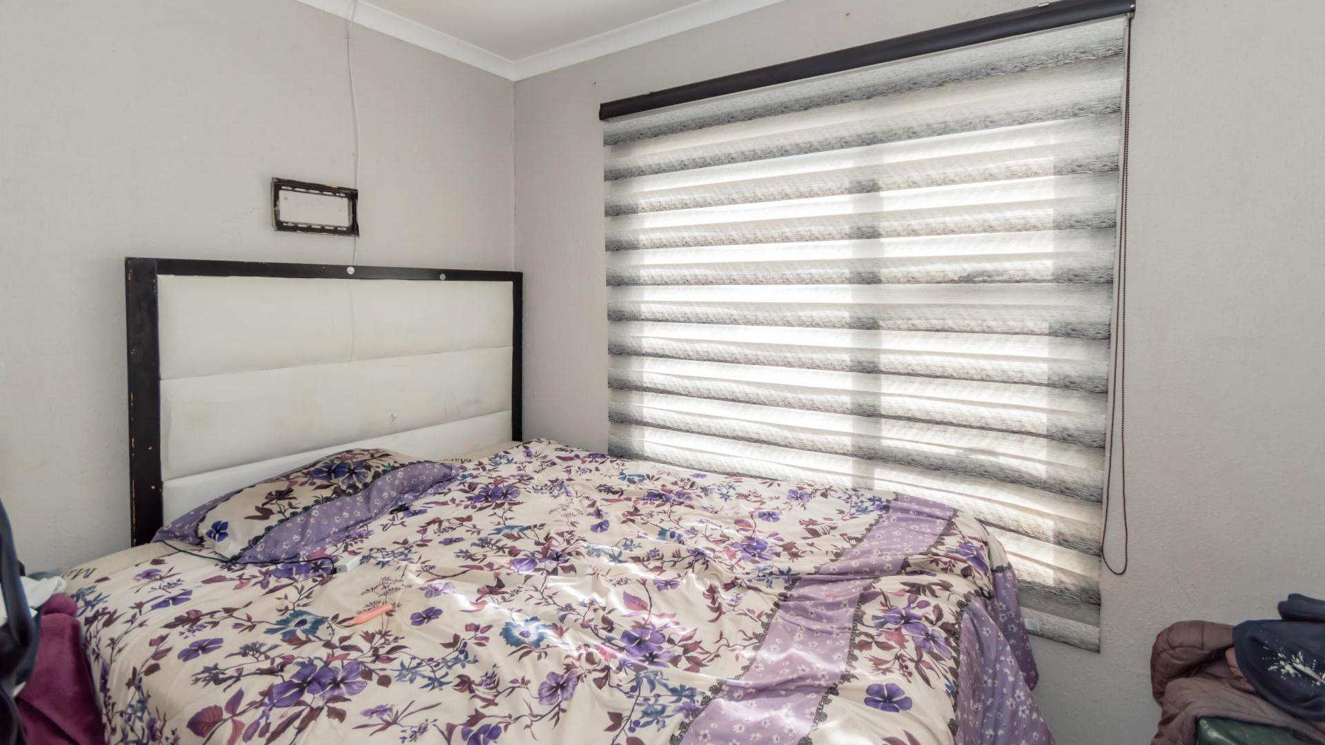 Bed Room 2 of property in Hlanganani Village