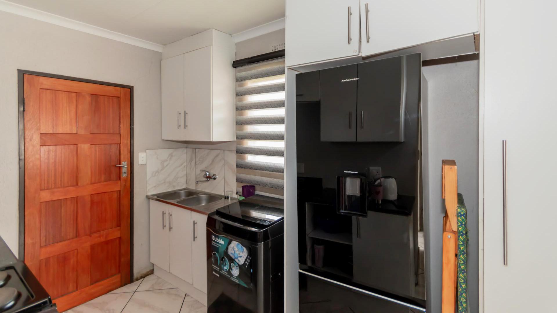 Kitchen of property in Hlanganani Village