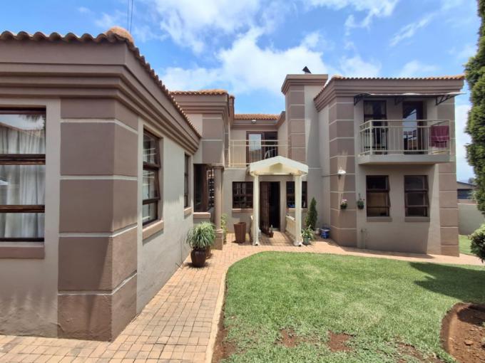 4 Bedroom House for Sale For Sale in Jordaanpark - MR700484