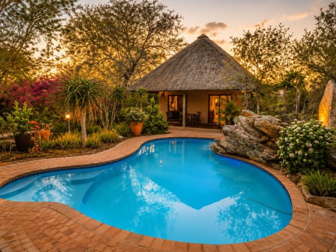 2 Bedroom House for Sale For Sale in Hoedspruit - MR700497