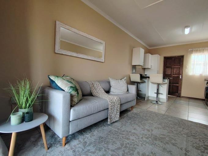 2 Bedroom Simplex for Sale For Sale in Elandspark - MR700509