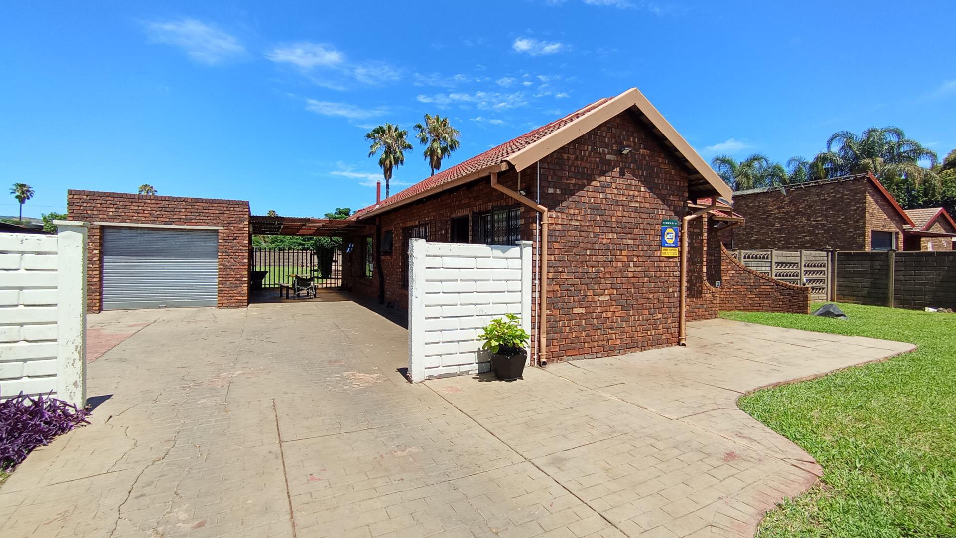 Front View of property in Karenpark