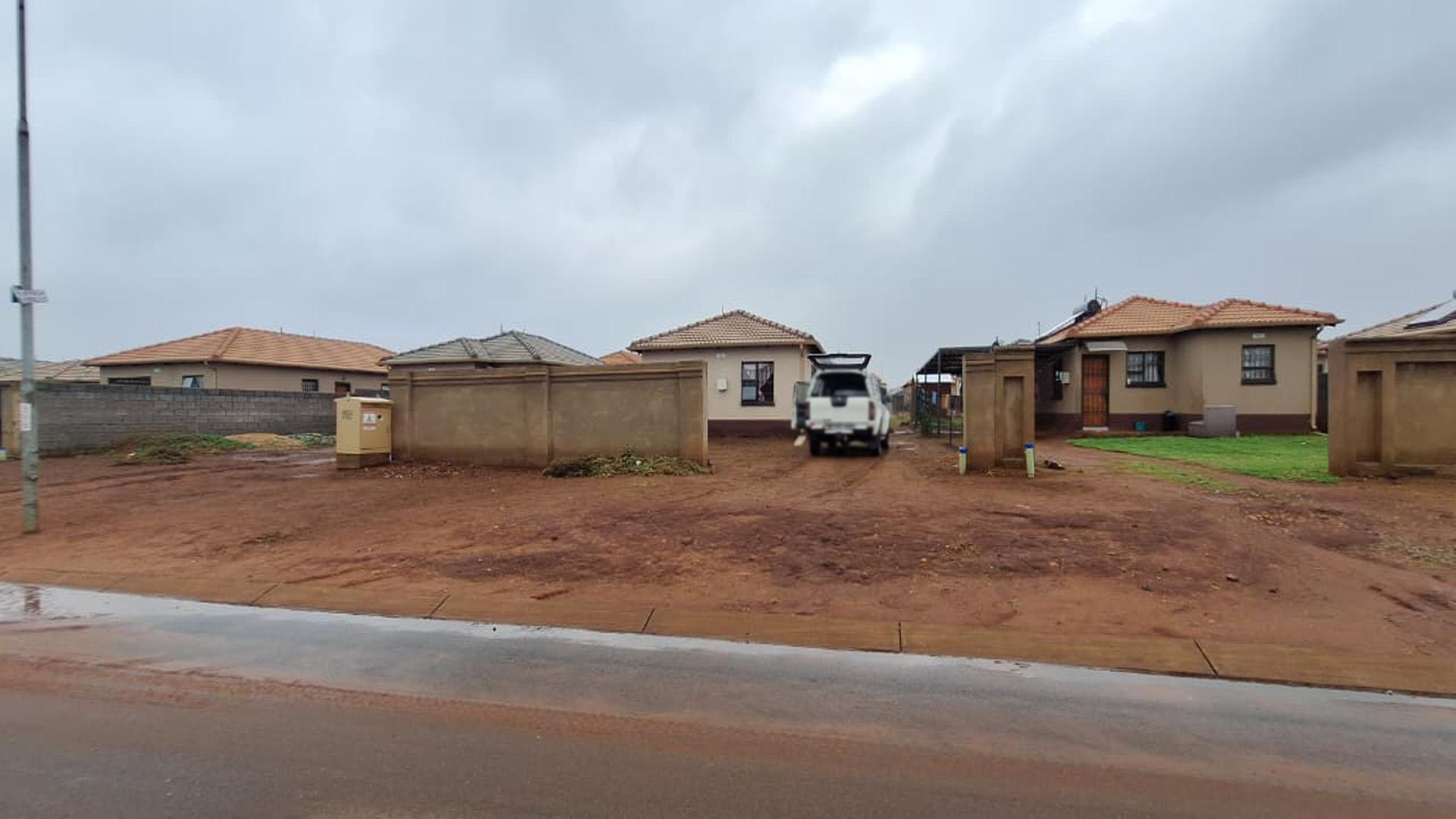 Front View of property in Dawn Park