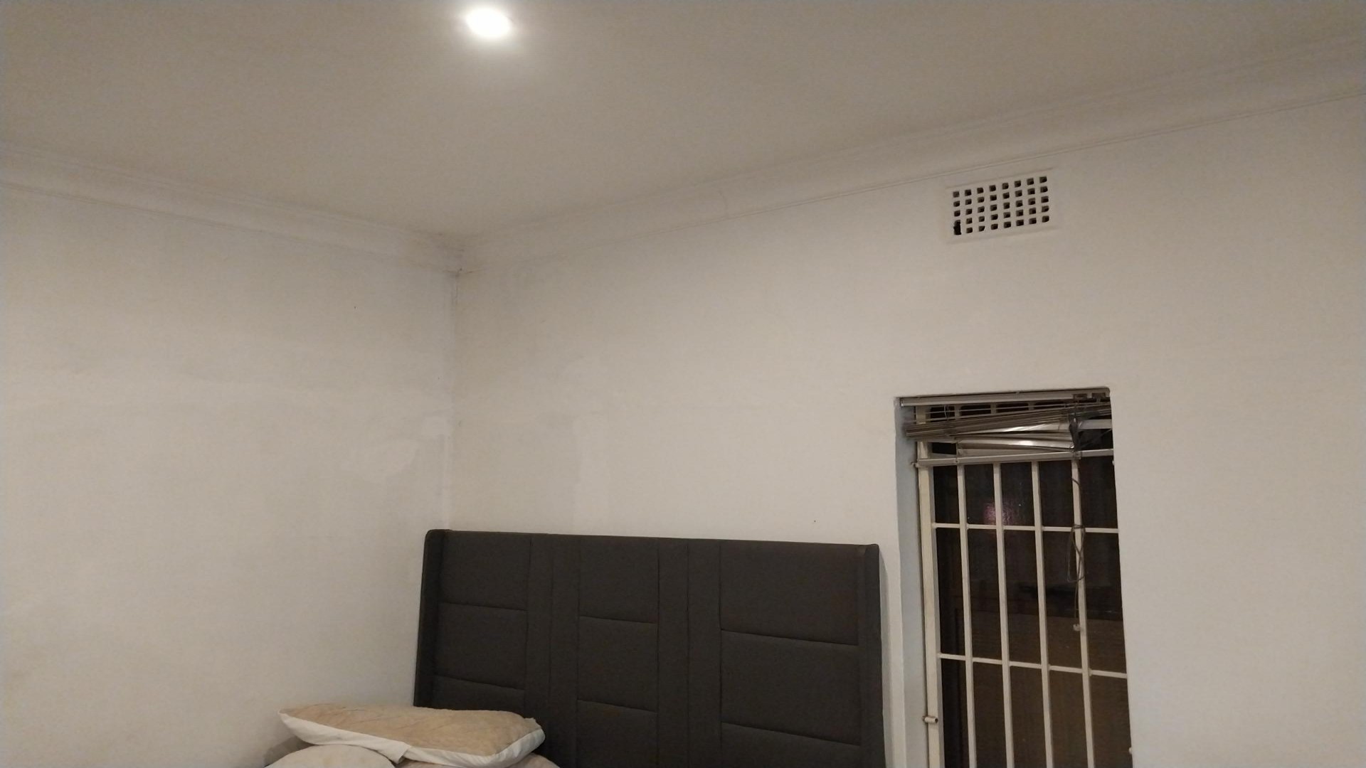 Bed Room 1 of property in Primrose
