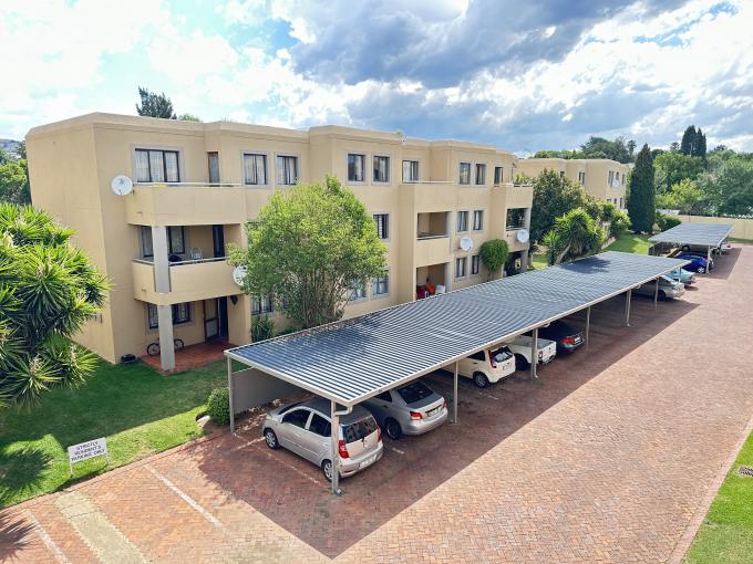 3 Bedroom Apartment for Sale For Sale in Weltevreden Park - MR700525