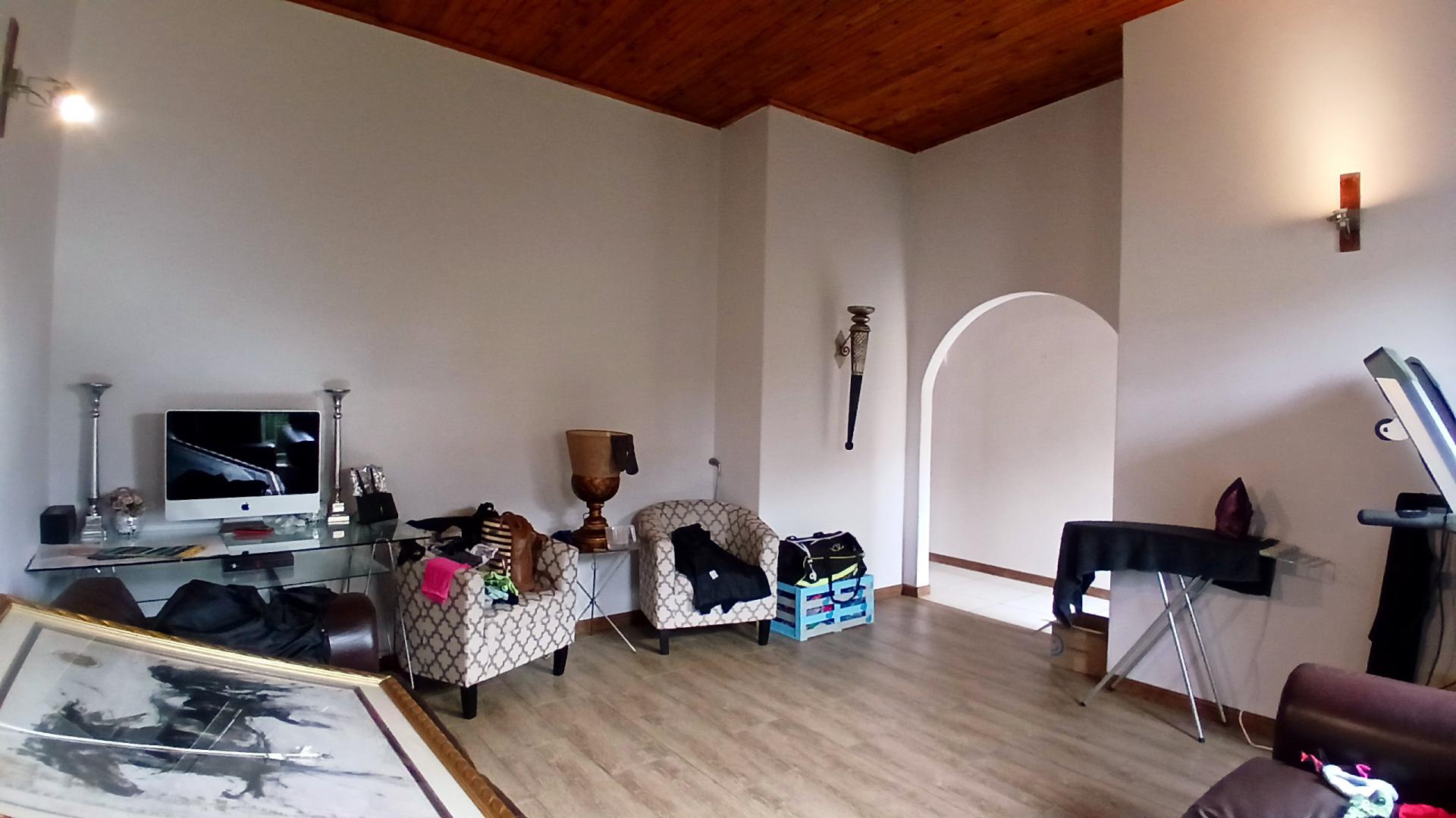 Lounges of property in Oberholzer