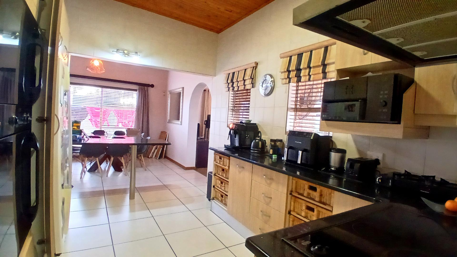 Kitchen of property in Oberholzer
