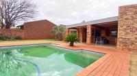Swimming Pool of property in Oberholzer