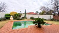 Swimming Pool of property in Oberholzer