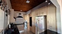 Kitchen - 16 square meters of property in Oberholzer