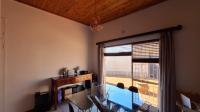 Dining Room - 14 square meters of property in Oberholzer