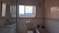 Main Bathroom - 5 square meters of property in Oberholzer