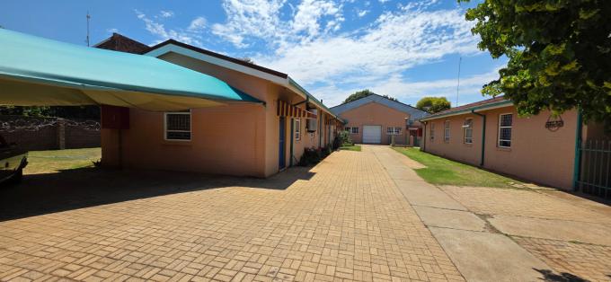 4 Bedroom Sectional Title to Rent in Potchefstroom - Property to rent - MR700533