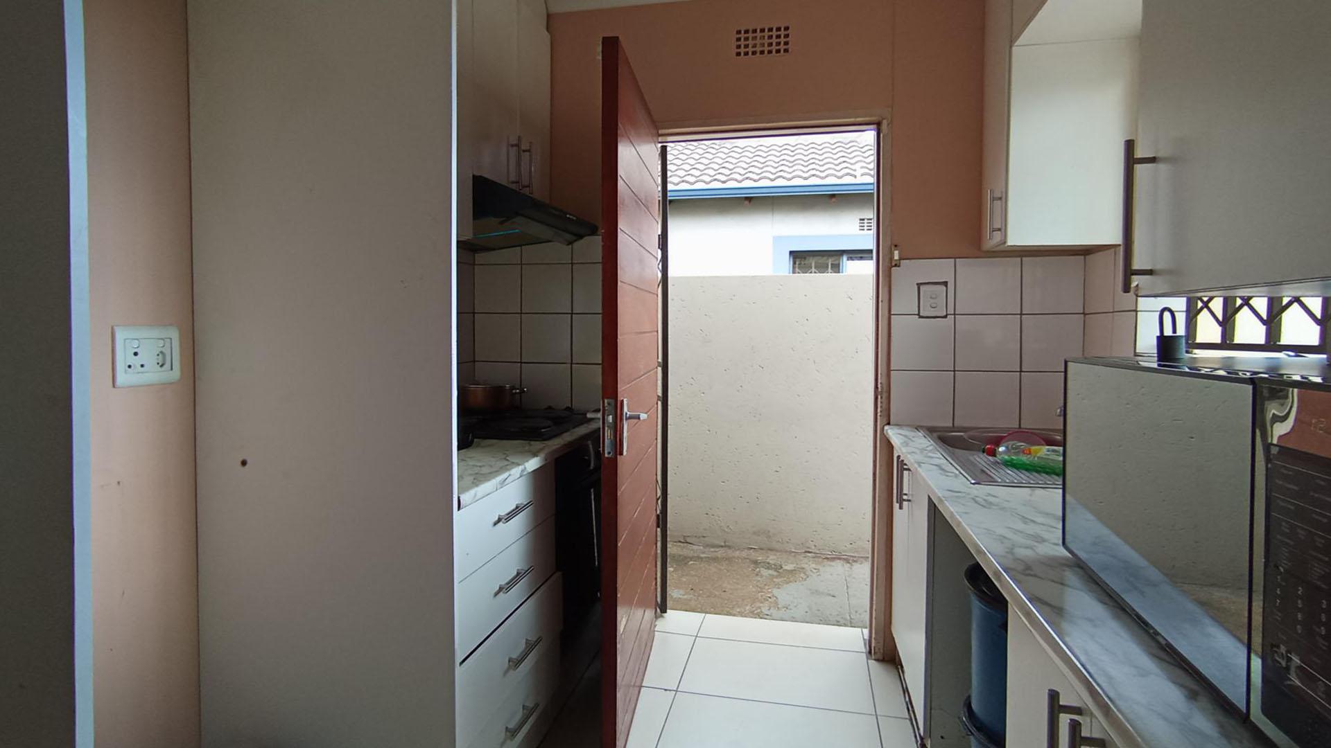 Kitchen - 5 square meters of property in Riverside View