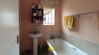 Bathroom 1 - 6 square meters of property in Riverside View