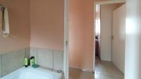 Bathroom 1 - 6 square meters of property in Riverside View