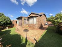 2 Bedroom 1 Bathroom Simplex for Sale for sale in Weltevreden Park