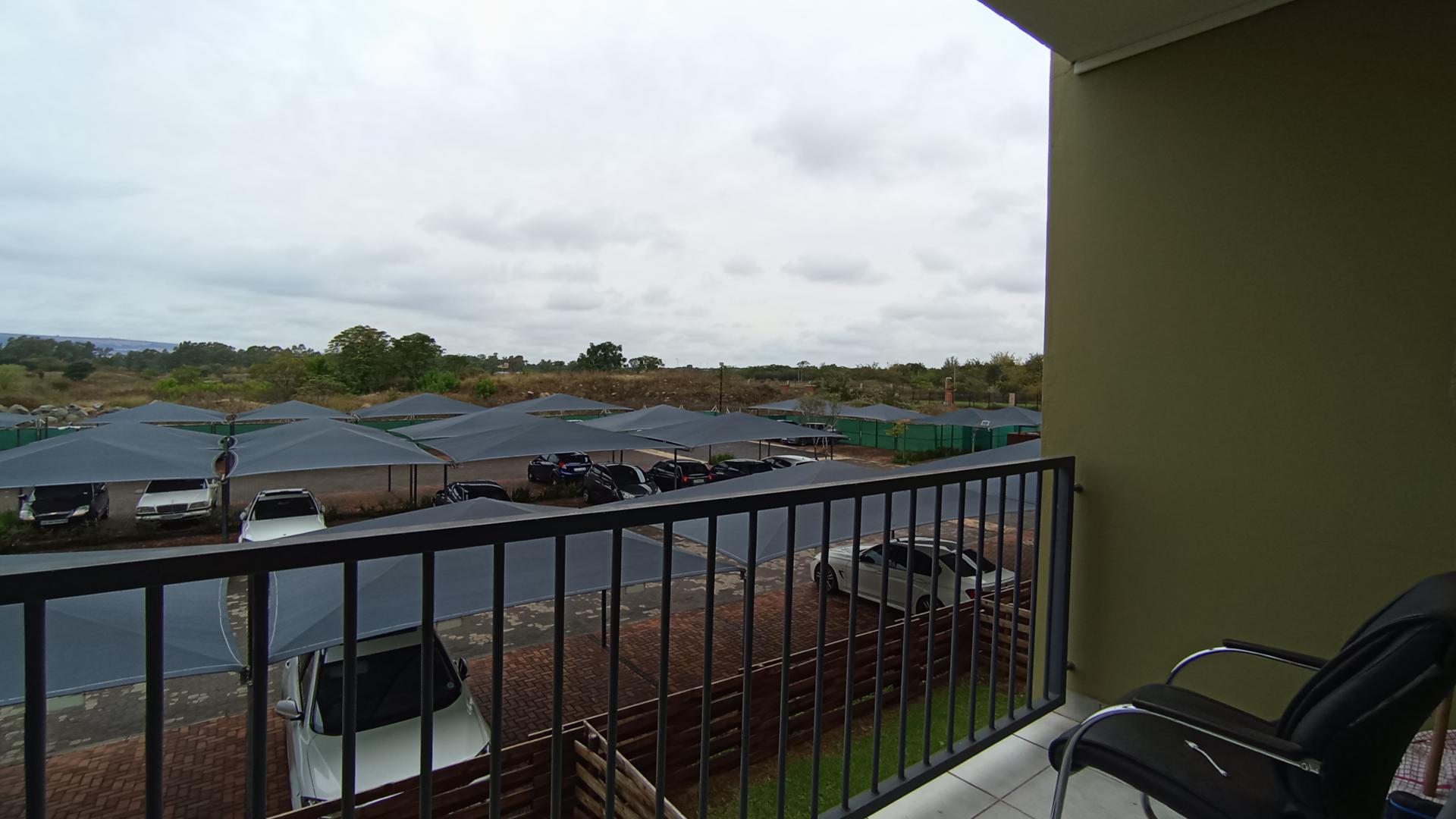 Balcony - 5 square meters of property in Zwartkoppies