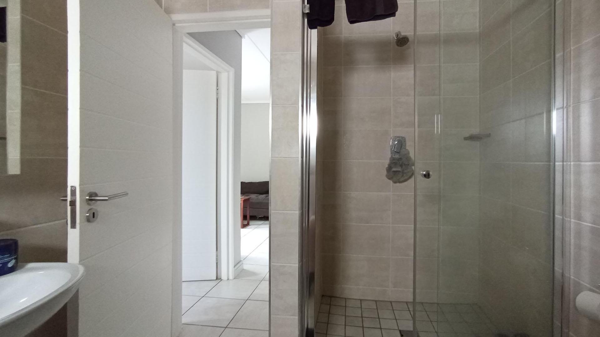 Bathroom 1 - 7 square meters of property in Zwartkoppies