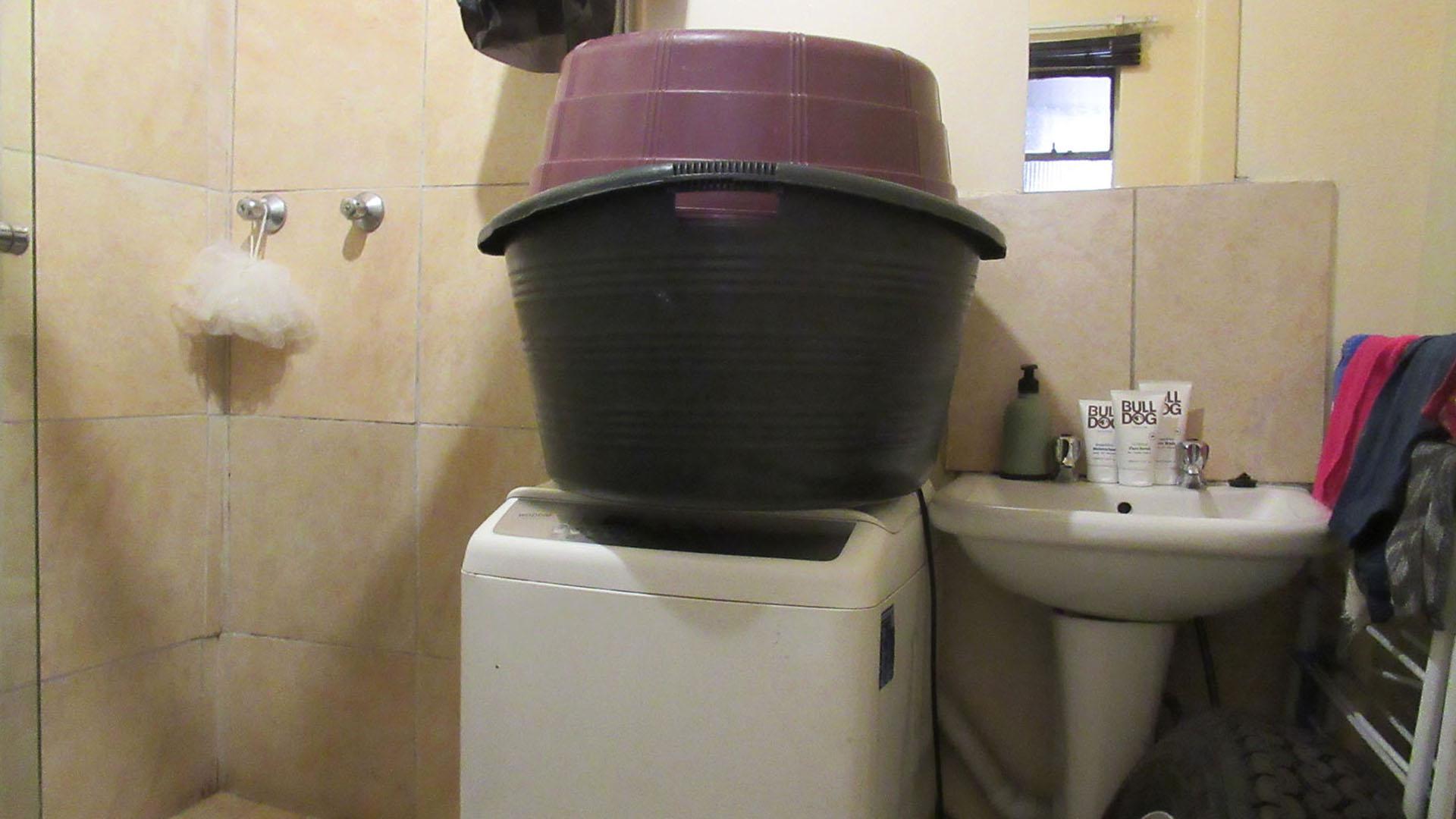 Bathroom 1 - 5 square meters of property in Jabulani