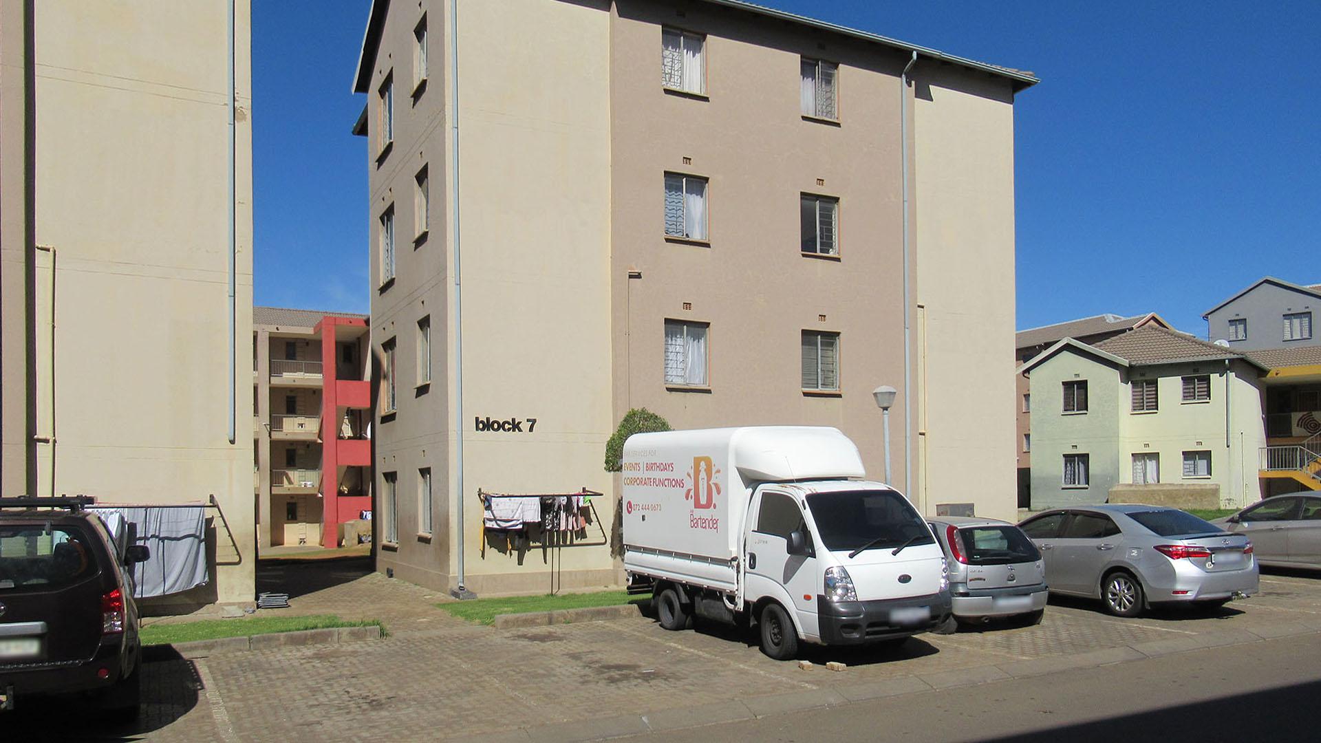 Front View of property in Jabulani