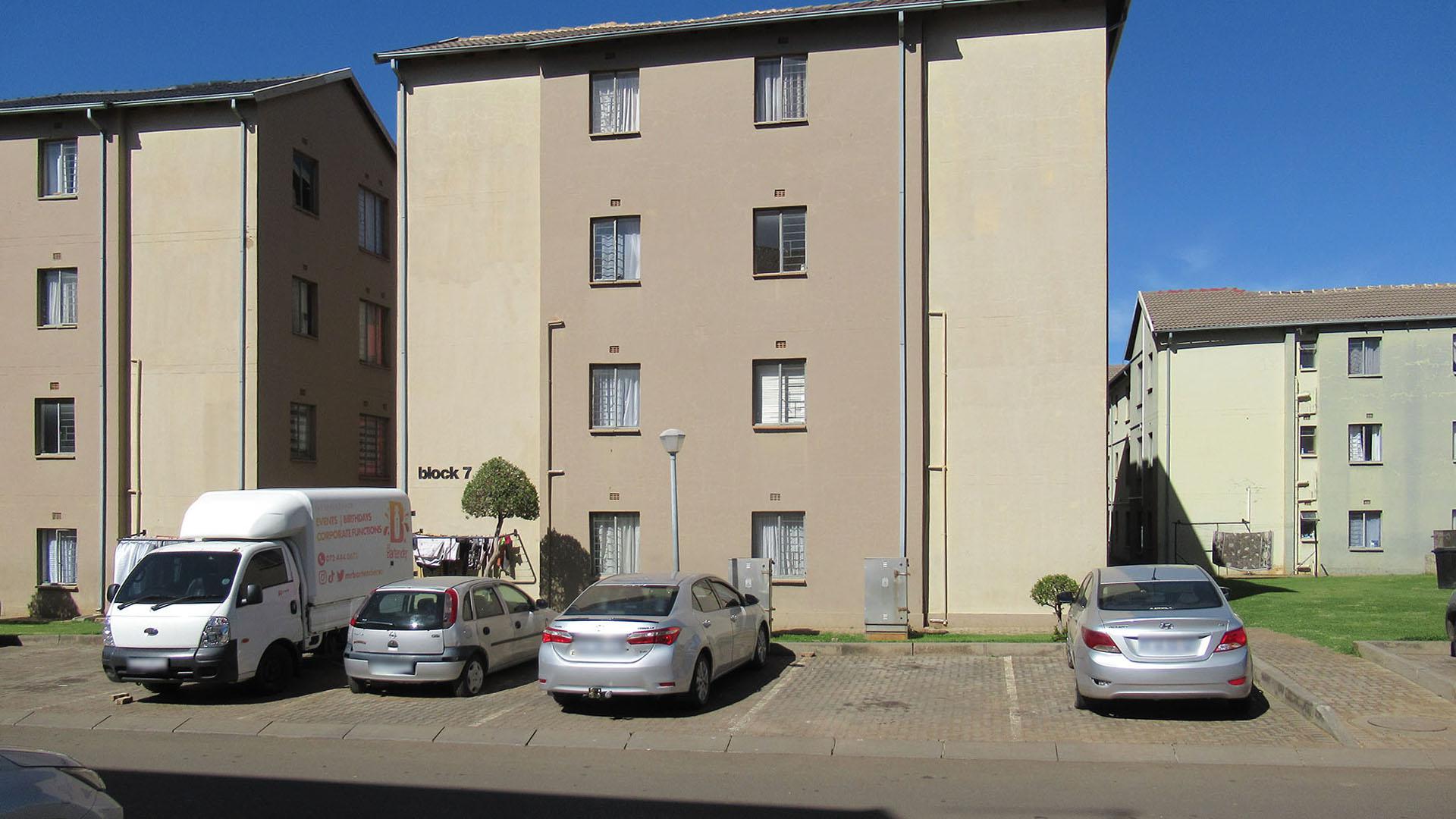 Front View of property in Jabulani