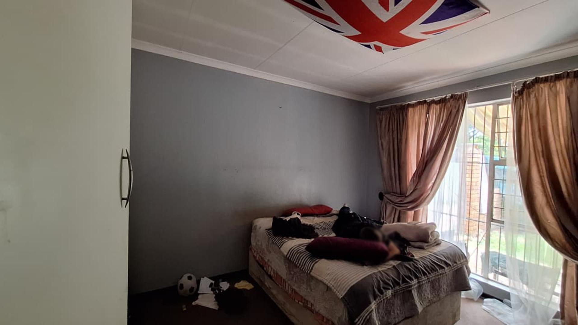 Main Bedroom - 25 square meters of property in Boksburg
