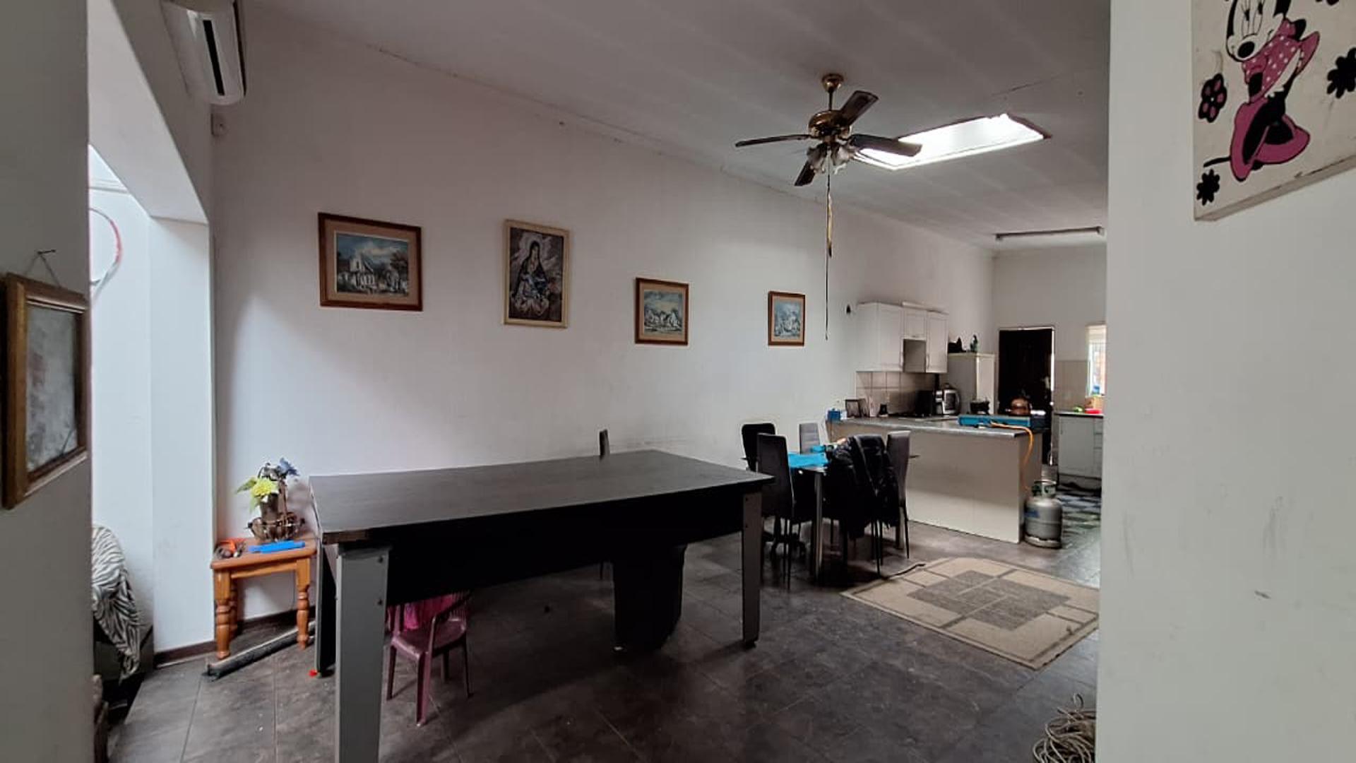 Dining Room - 32 square meters of property in Boksburg