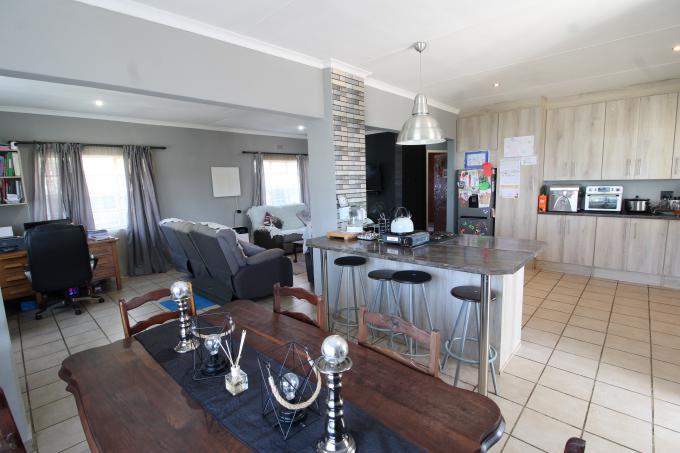 3 Bedroom House for Sale For Sale in Potchefstroom - MR700582