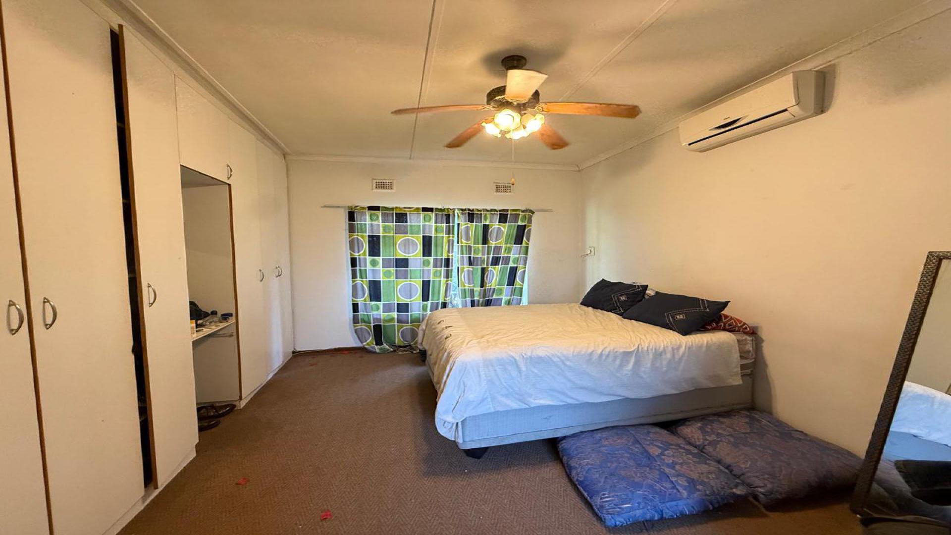 Bed Room 1 of property in Richards Bay