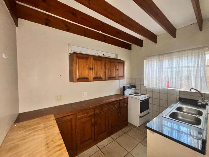 2 Bedroom Apartment for Sale For Sale in Potchefstroom - MR700594