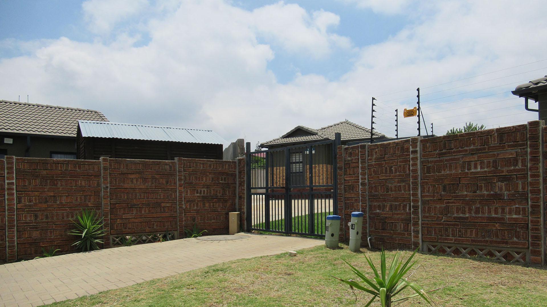 Front View of property in Mindalore