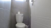 Bathroom 2 - 2 square meters of property in Mindalore