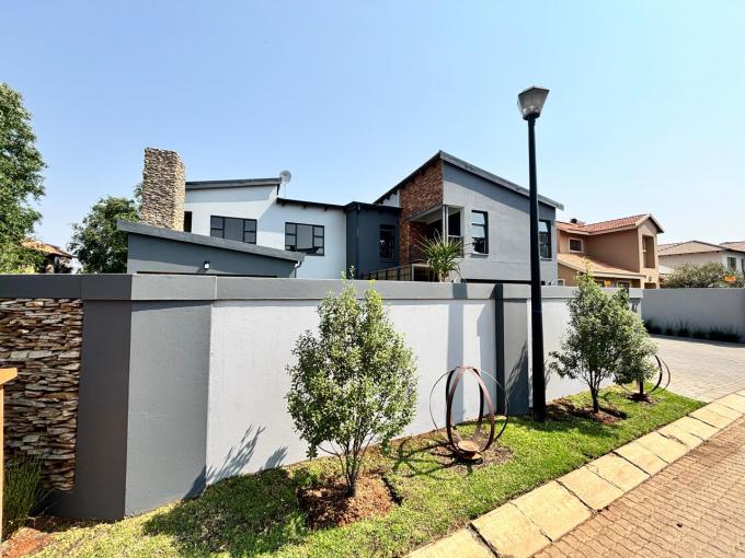 3 Bedroom House for Sale For Sale in Potchefstroom - MR700612