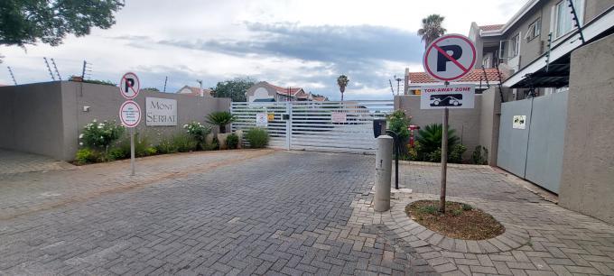 2 Bedroom Apartment for Sale For Sale in Potchefstroom - MR700616