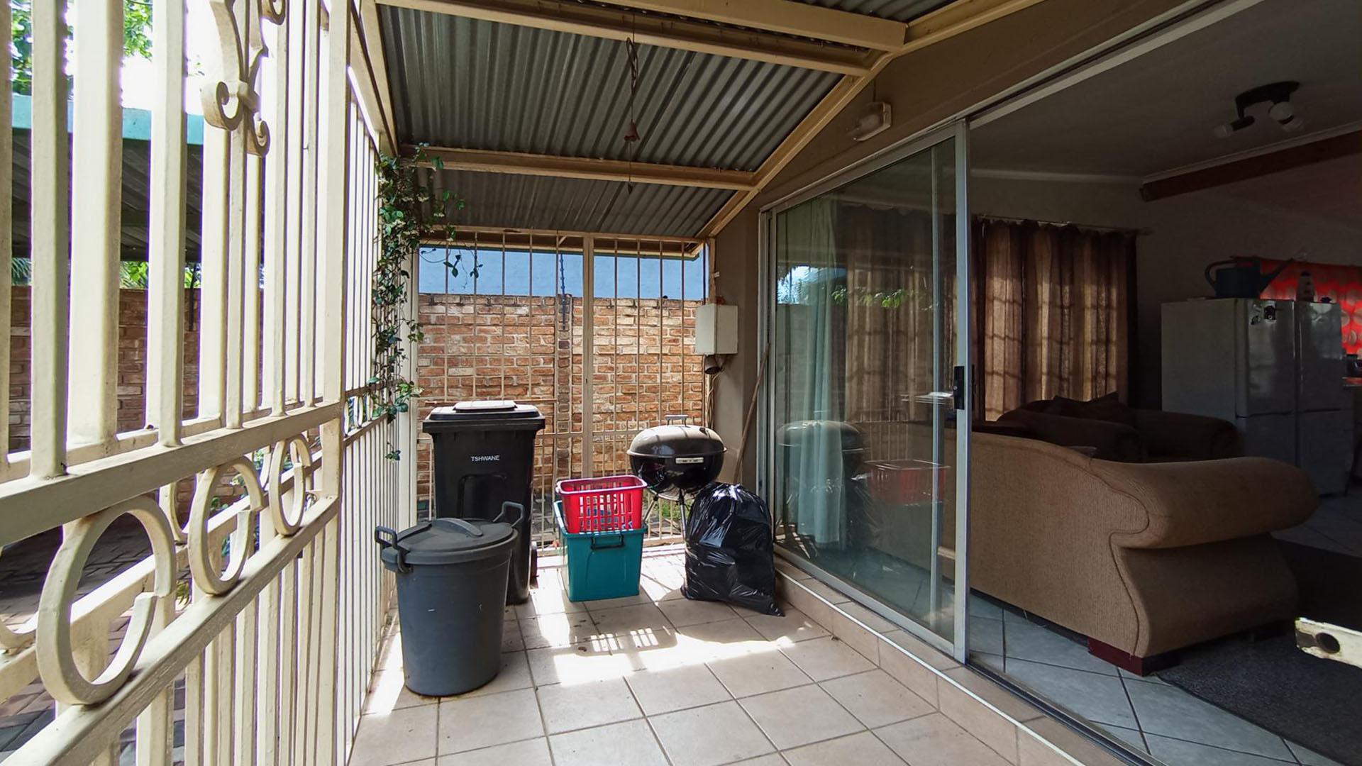 Patio - 9 square meters of property in Wolmer