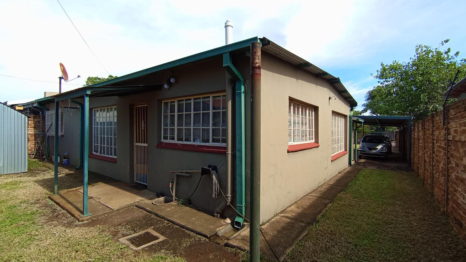 Backyard of property in Wolmer