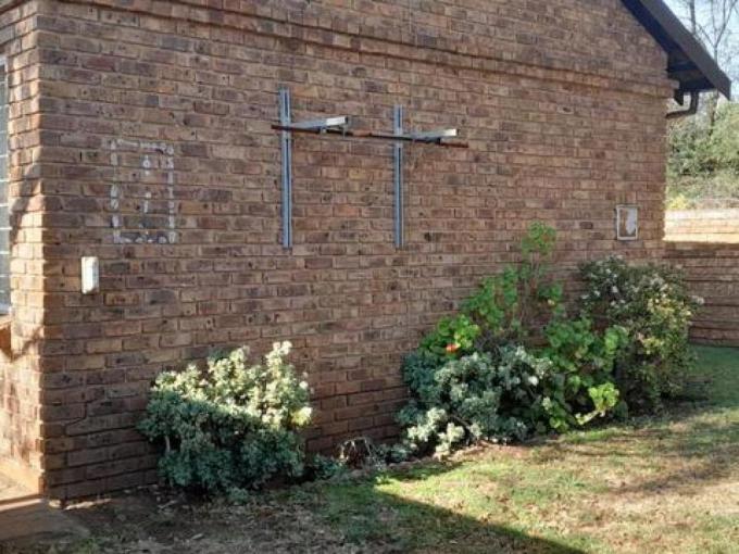 2 Bedroom Simplex to Rent in Rooihuiskraal North - Property to rent - MR700632