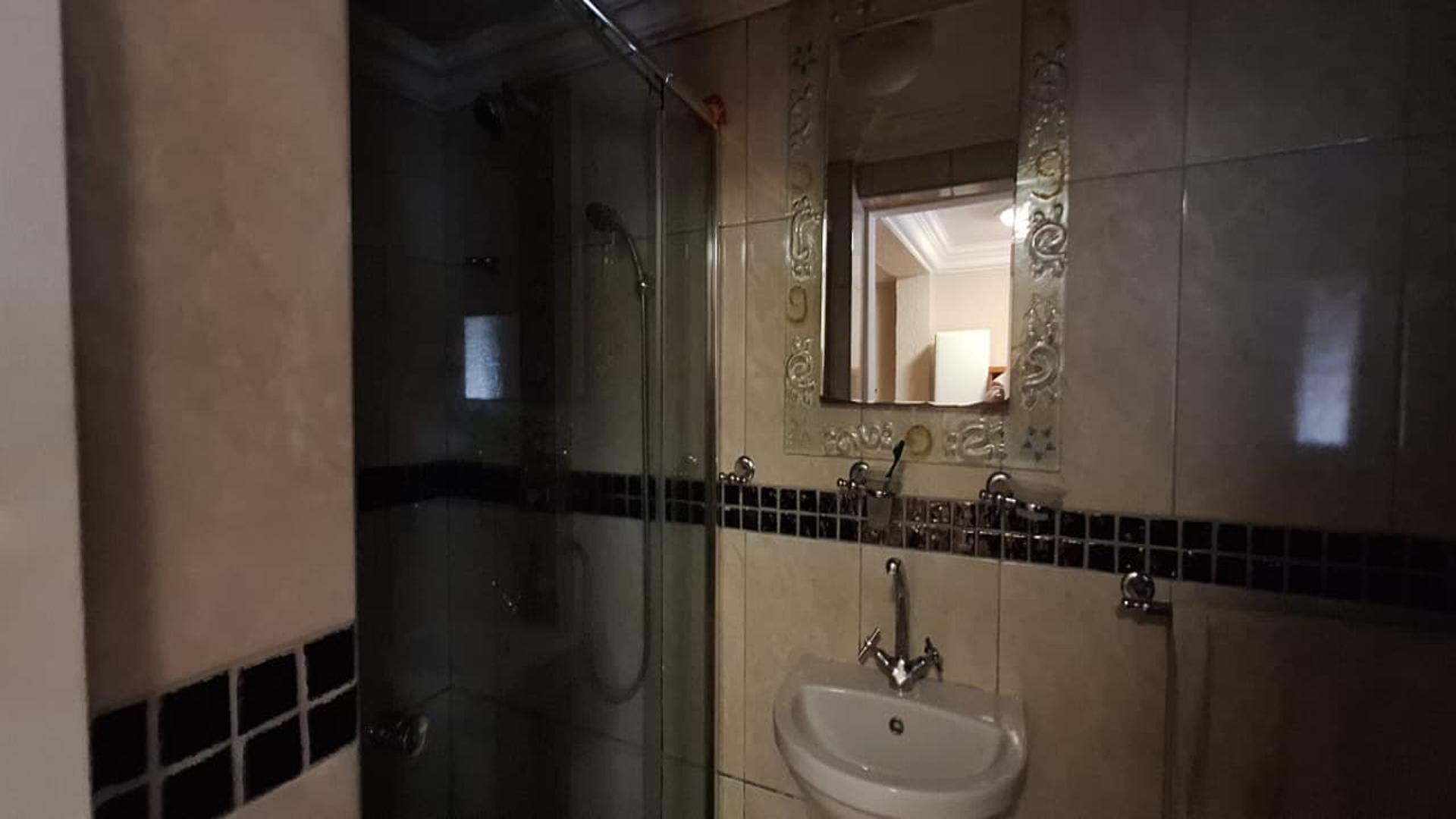 Bathroom 1 - 9 square meters of property in Noordheuwel