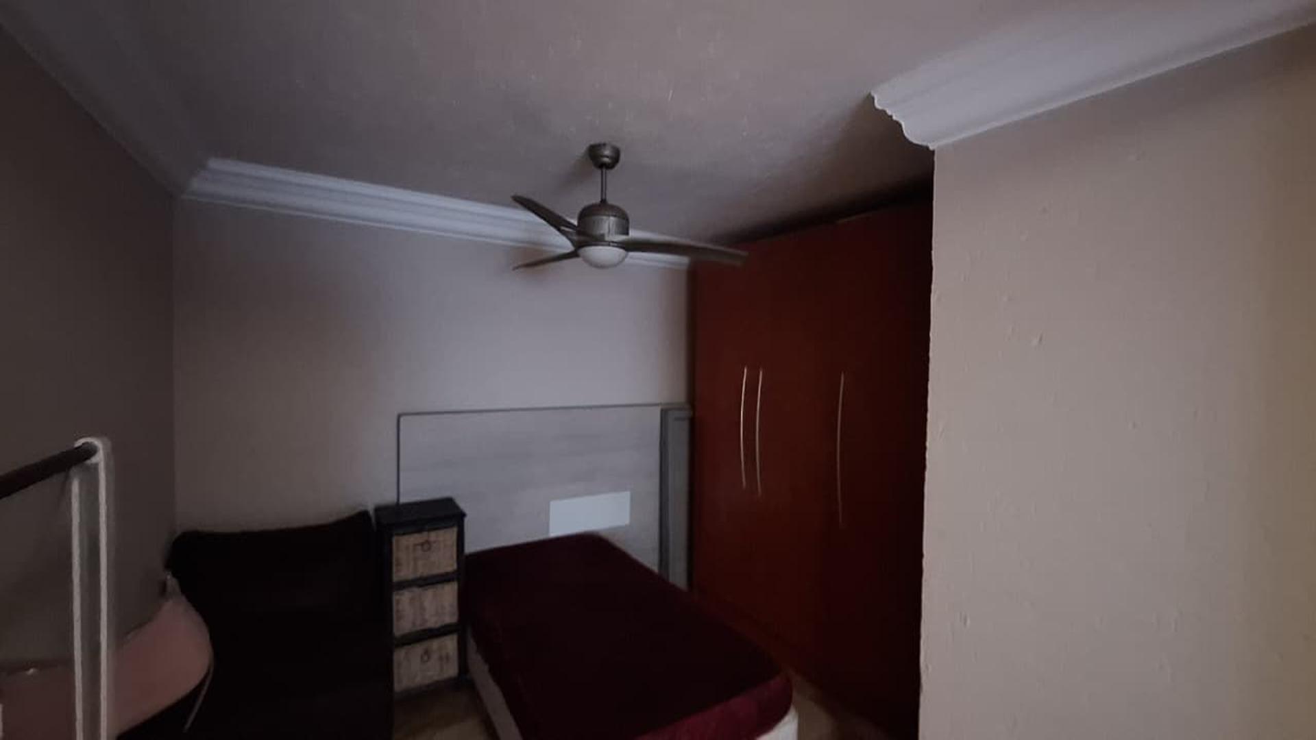 Bed Room 1 - 37 square meters of property in Noordheuwel