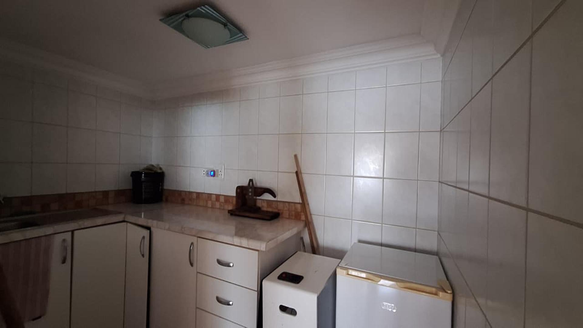Kitchen - 18 square meters of property in Noordheuwel