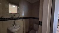 Bathroom 1 - 9 square meters of property in Noordheuwel